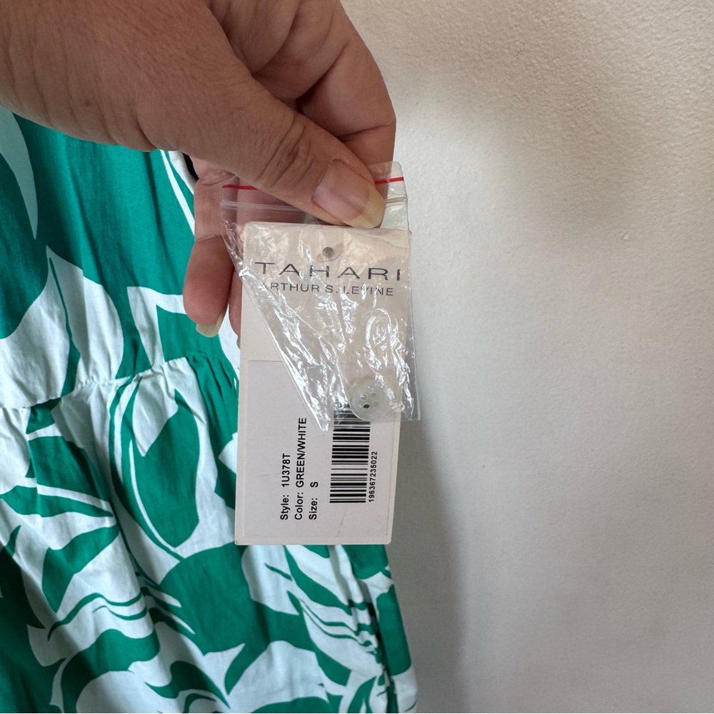 Tahari Arthur S. Levine Green and White Floral Maxi Dress size small NEW! - Picture 6 of 11